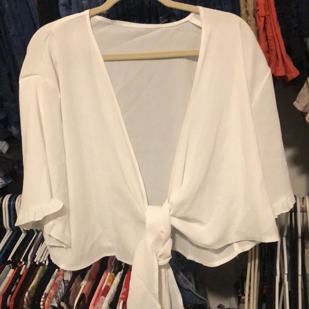 New w/o tags Shein white tie front crop top